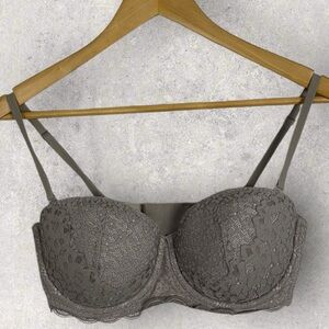 Victorias Secret Grey Lace Bra Womens Size 36 C Strapless Convertible Push UP‎